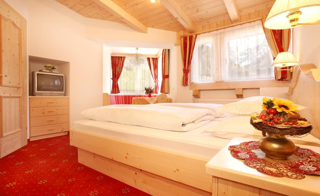 Garni B&B Schenk Selva di Val Gardena Oda fotoğraf