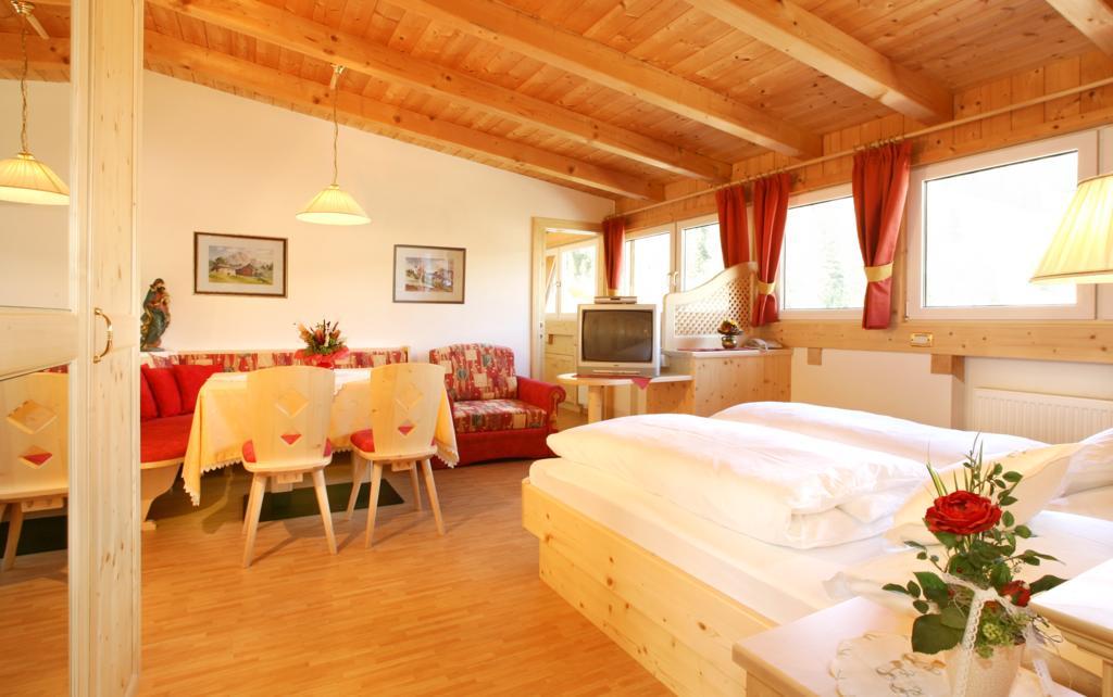 Garni B&B Schenk Selva di Val Gardena Oda fotoğraf